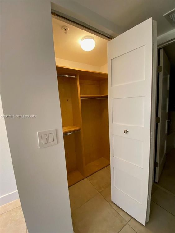 55 Merrick #552 image #10