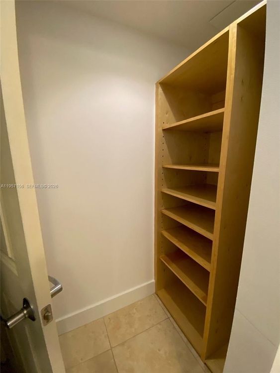 55 Merrick #552 image #12