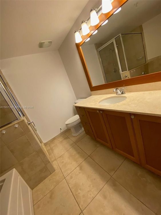 55 Merrick #552 image #26