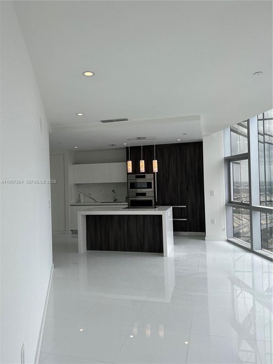 Paramount Miami Worldcenter #4302 image #11