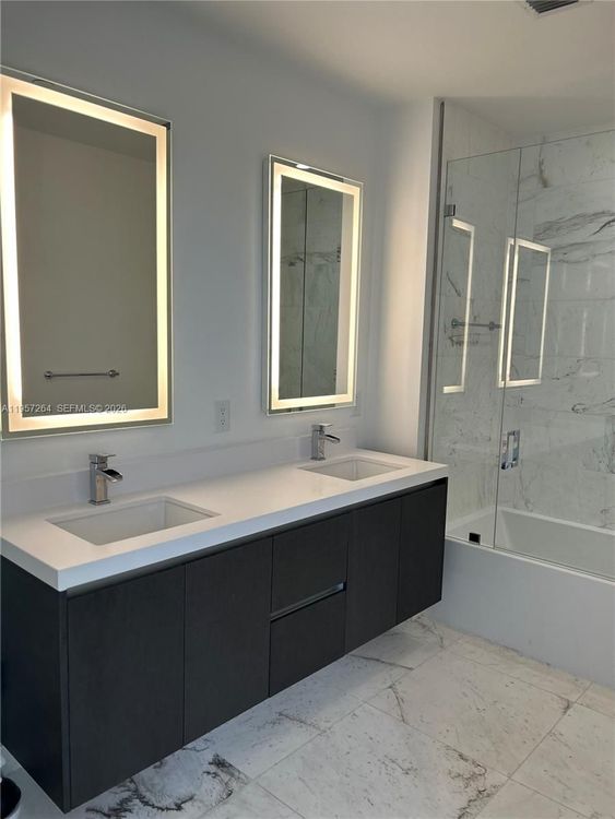 Paramount Miami Worldcenter #4302 image #13