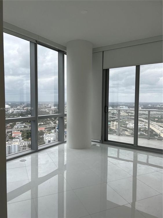 Paramount Miami Worldcenter #4302 image #14