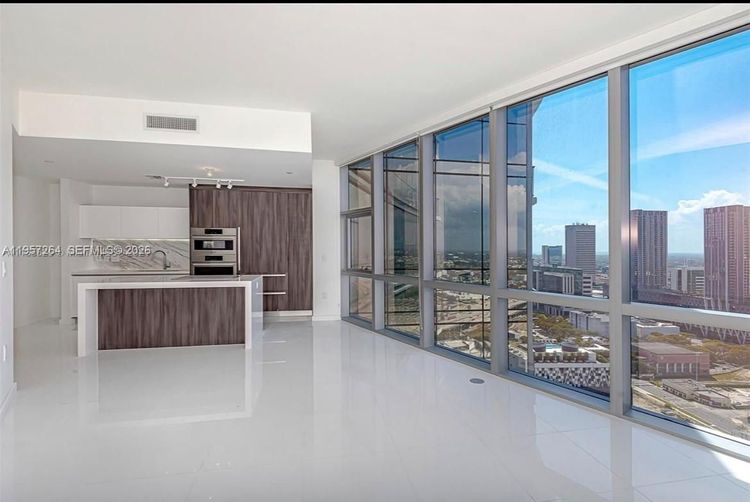 Paramount Miami Worldcenter #4302 image #17