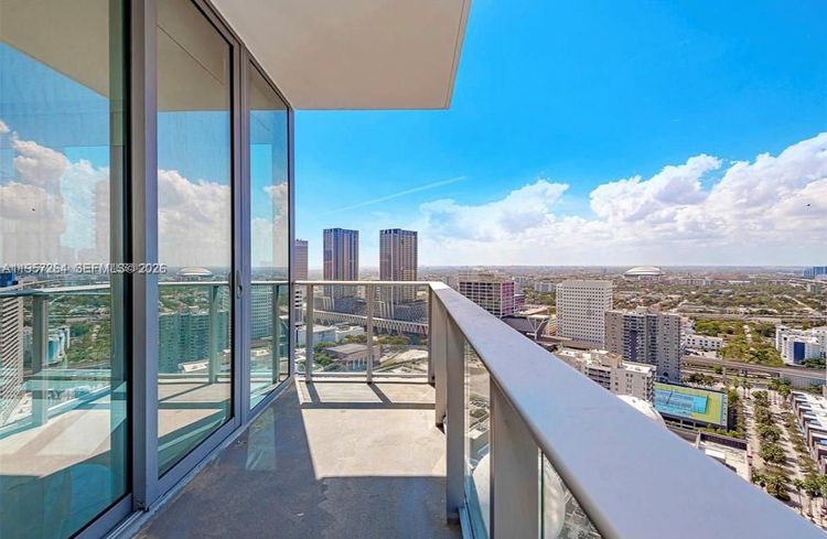 Paramount Miami Worldcenter #4302 image #23