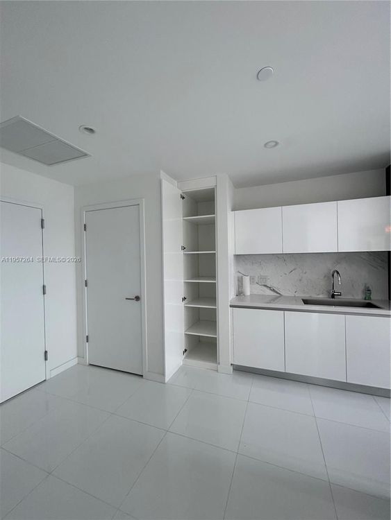 Paramount Miami Worldcenter #4302 image #6