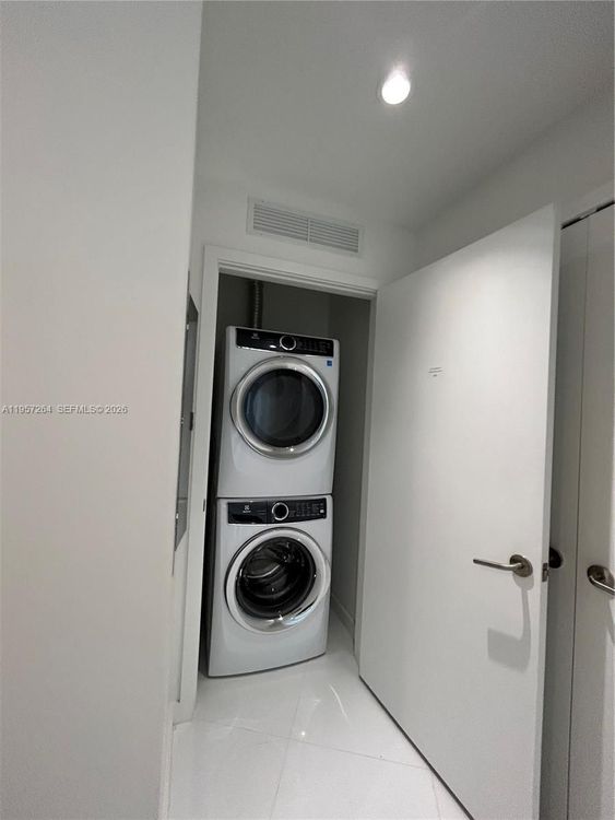 Paramount Miami Worldcenter #4302 image #7