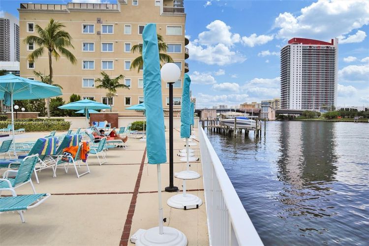 Hallmark of Hollywood #409 image #23