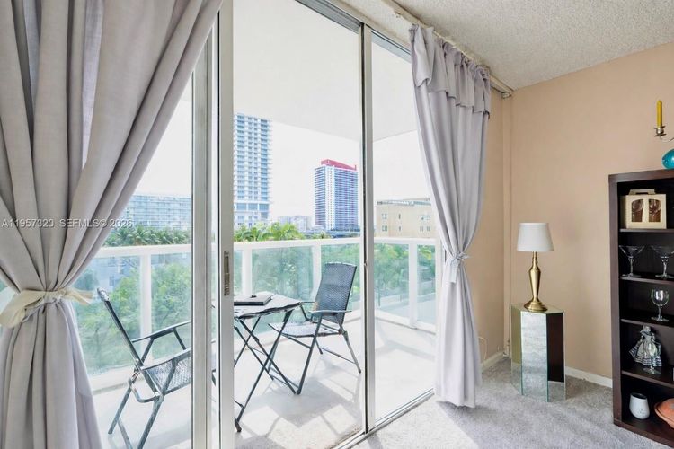 Hallmark of Hollywood #409 image #7