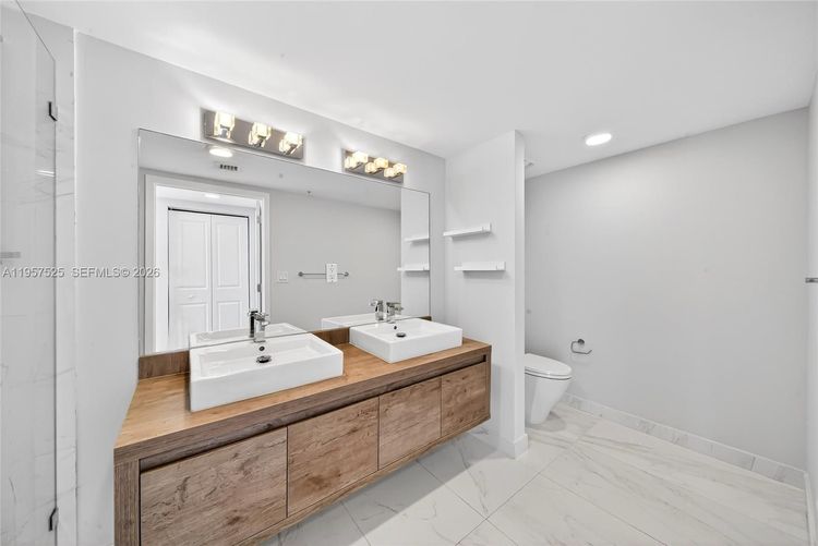 400 Sunny Isles #102 image #24
