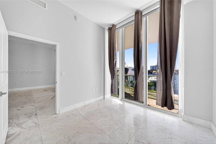 400 Sunny Isles #102 image #28