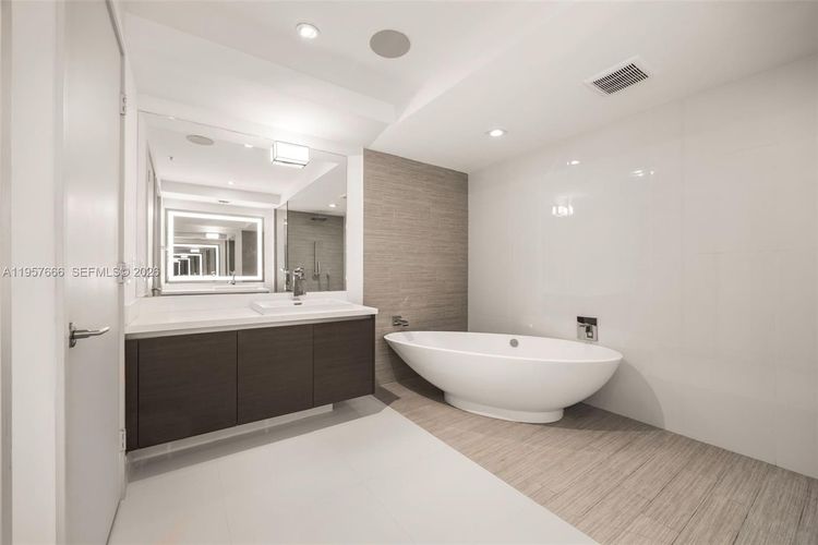 Parque Towers #4-2202 image #17