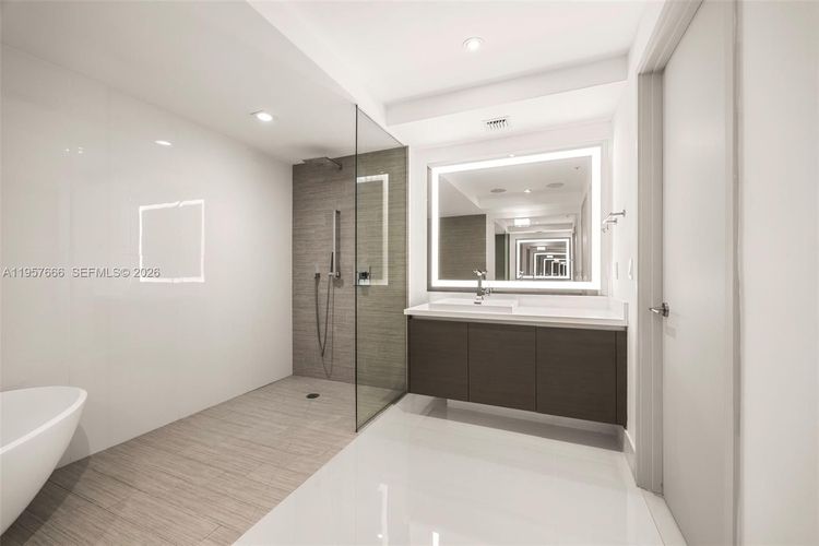 Parque Towers #4-2202 image #18