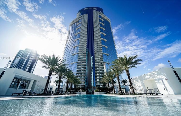 Paramount Miami Worldcenter #811 image #29