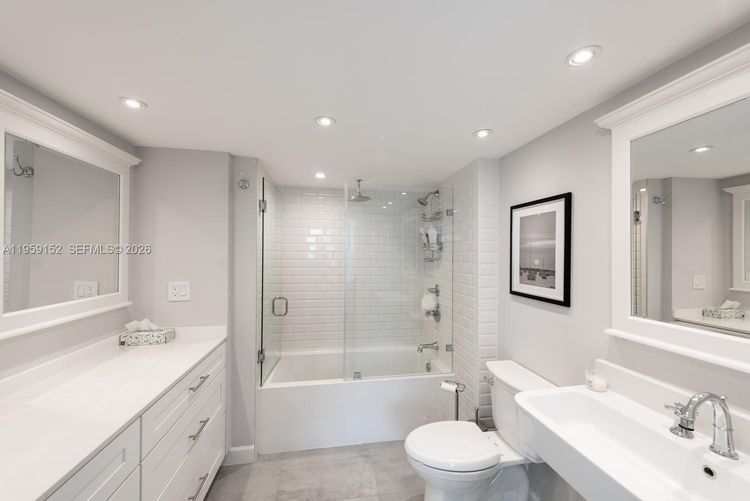 Yacht Club at Portofino #1102 image #9