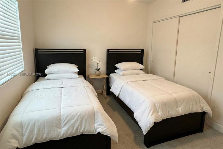 One Fifty One At Biscayne #907 image #7