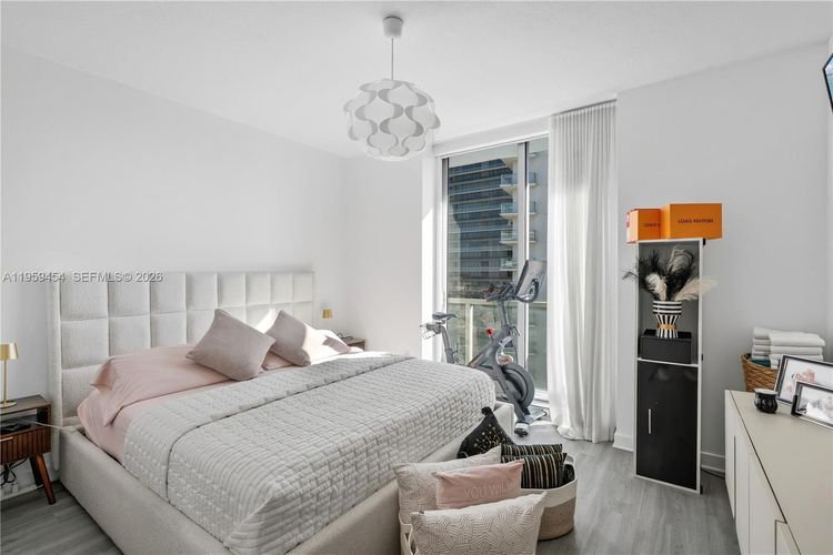 Axis #UPH4019- image #10