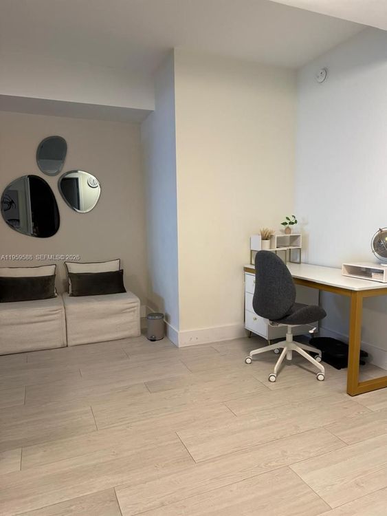 Icon Bay #3307 image #6