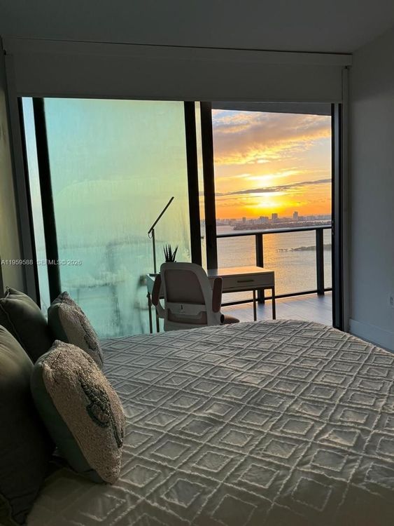 Icon Bay #3307 image #8