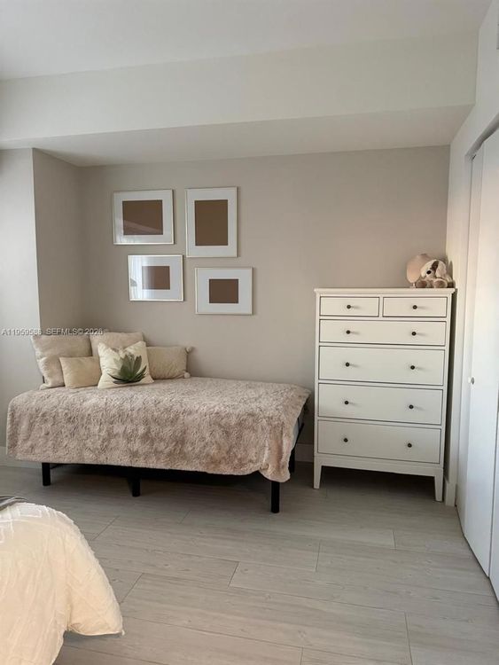 Icon Bay #3307 image #9