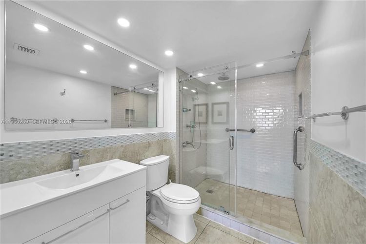 Yacht Club at Portofino #2604 image #15