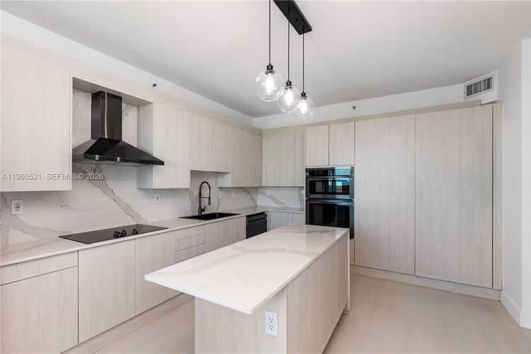 Portofino Tower #907 image #12