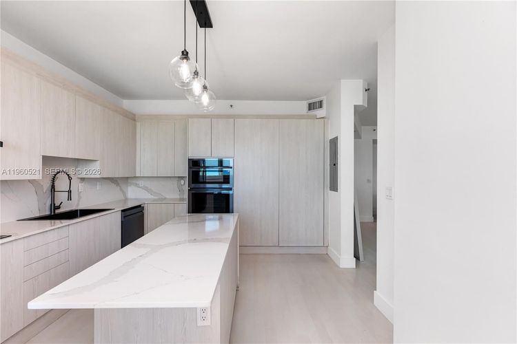 Portofino Tower #907 image #13