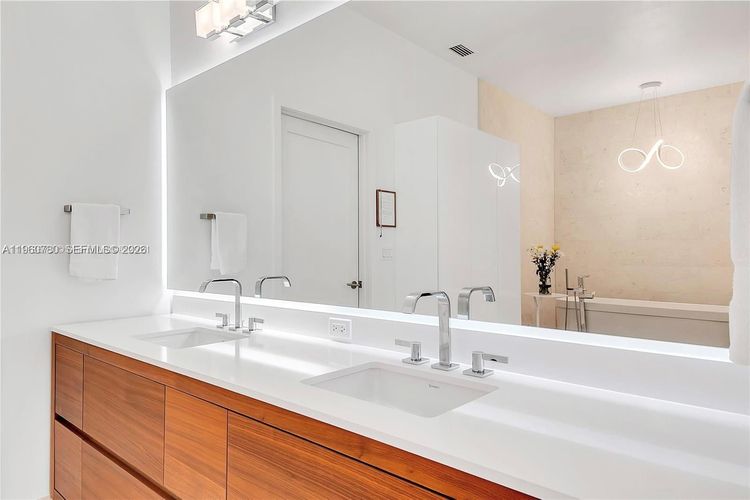 The Fairchild #605 image #20