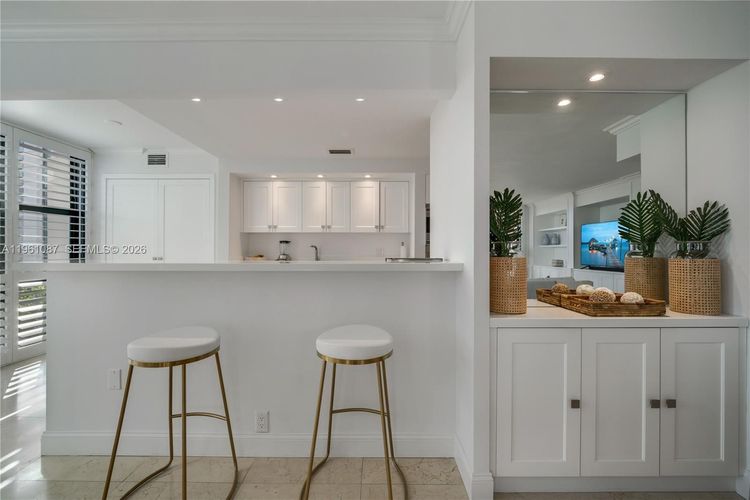 Towers of Key Biscayne #C406 image #14