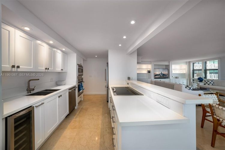 Towers of Key Biscayne #C406 image #18