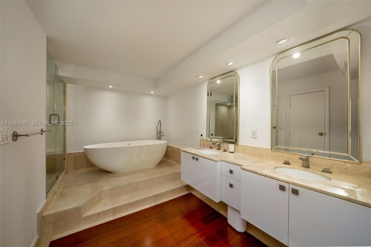 Towers of Key Biscayne #C406 image #20