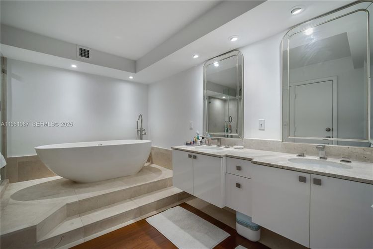 Towers of Key Biscayne #C406 image #25