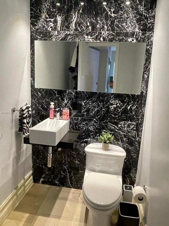 Carriage Club North #212 image #12