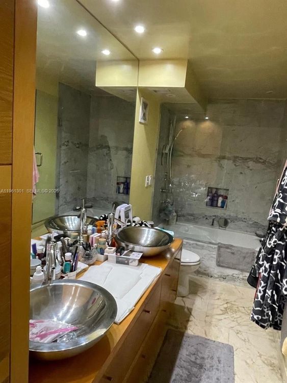 Carriage Club North #212 image #13