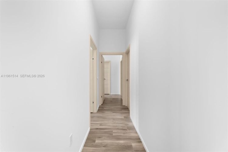 SLS Lux Brickell #5804 image #29
