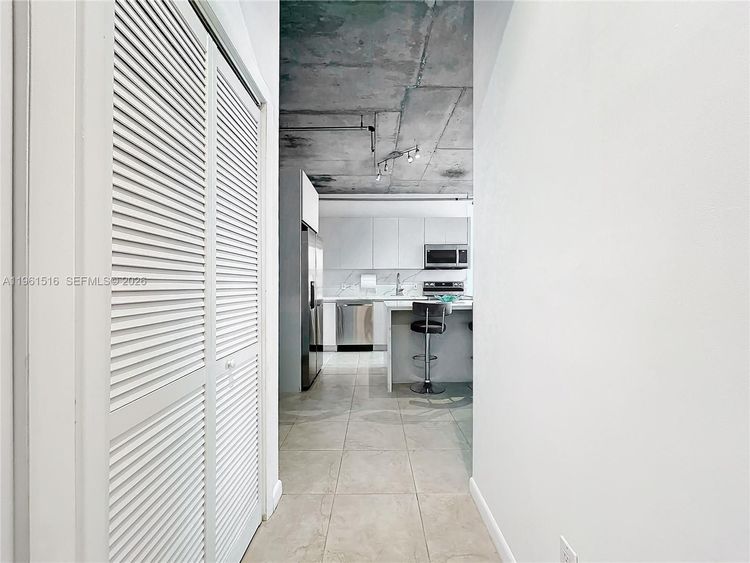 Neo Vertika #1232 image #24