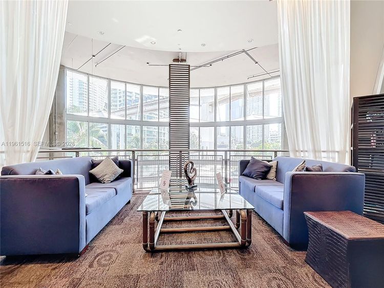 Neo Vertika #1232 image #29