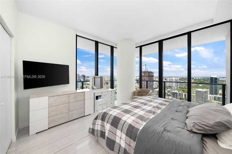 Gran Paraiso #3401 image #11