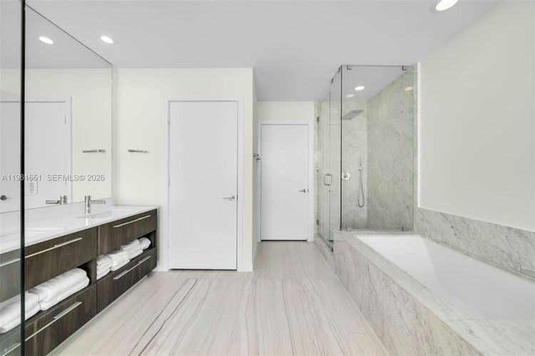 Gran Paraiso #3401 image #7