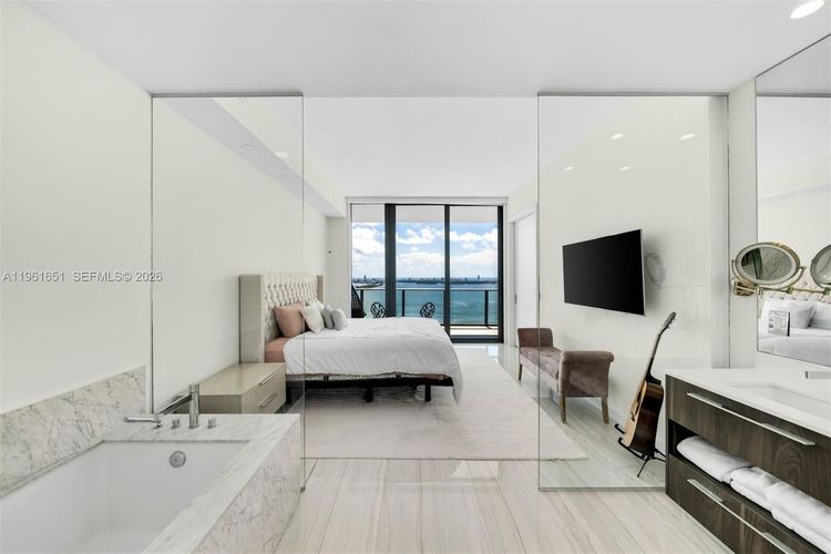 Gran Paraiso #3401 image #8