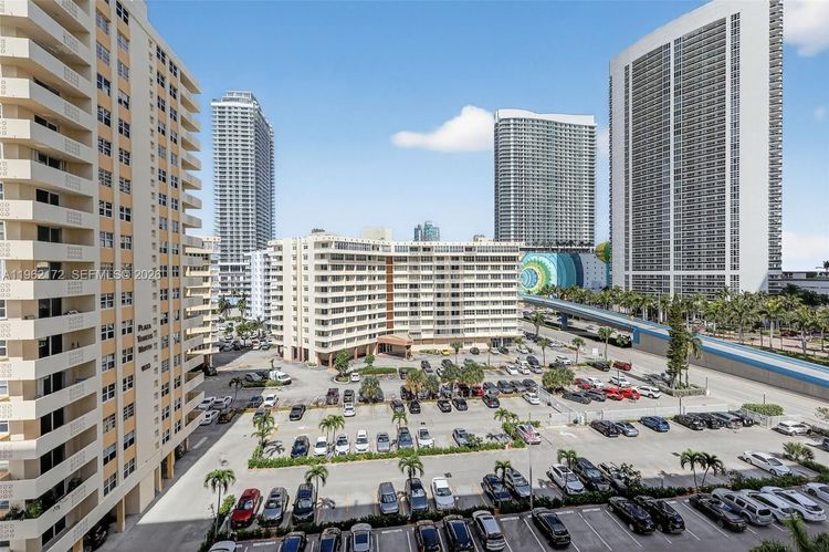 Plaza Towers South #905 image #30