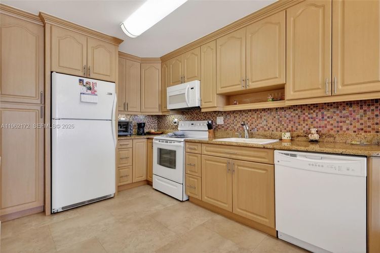 Plaza Towers South #905 image #7