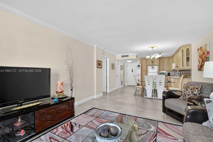 Plaza Towers South #905 image #9