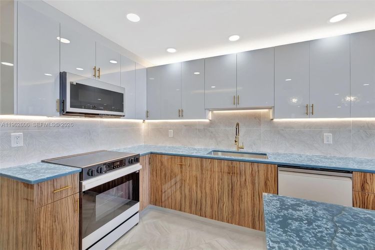 The Galleon #1001 image #28