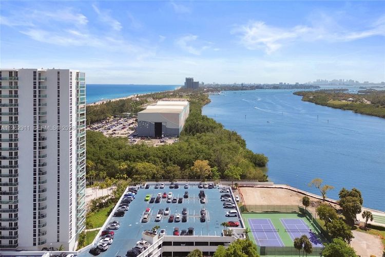 Arlen House #603 image #6