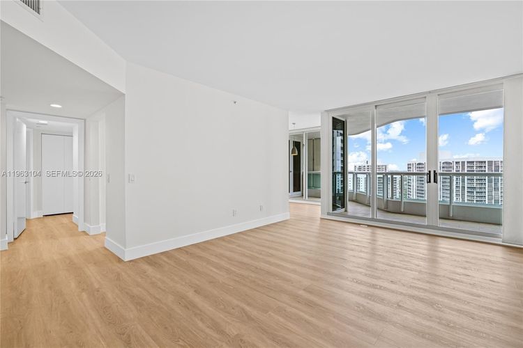 South Tower at the Point #1903 image #10