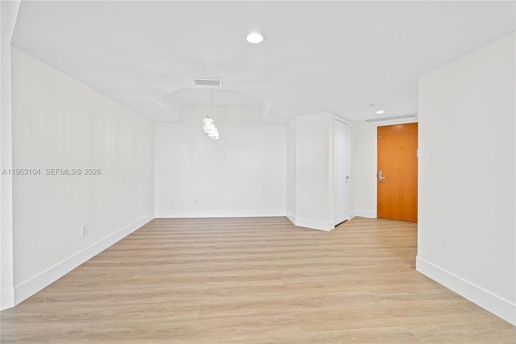 South Tower at the Point #1903 image #11