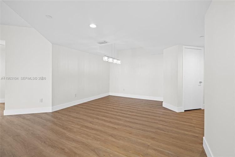 South Tower at the Point #1903 image #12