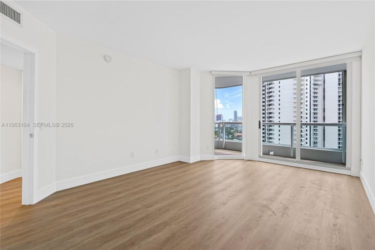 South Tower at the Point #1903 image #13