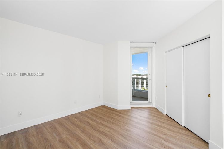 South Tower at the Point #1903 image #21