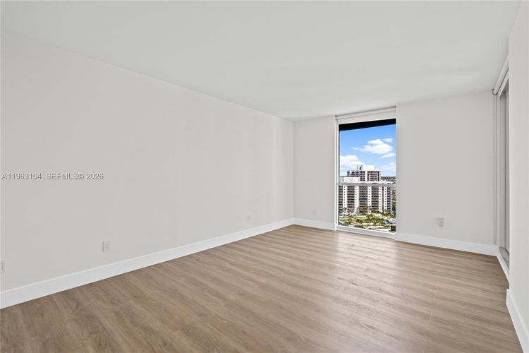 South Tower at the Point #1903 image #26